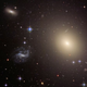 La zona más brillante es la galaxia ESO325-G004